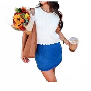 NEW NEEDII soft serve sleeveless sweater tank in whte